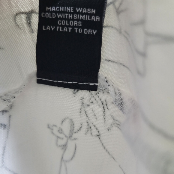 Kim & Cami Cafe Scene Top Size M Lightweight Stretch - Picture 8 of 8